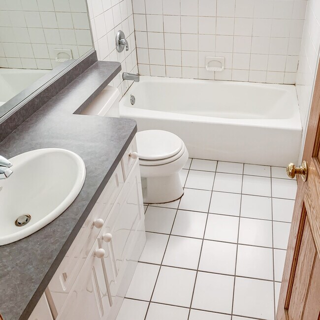 Photo - 2653-2743 N Wayne Ave