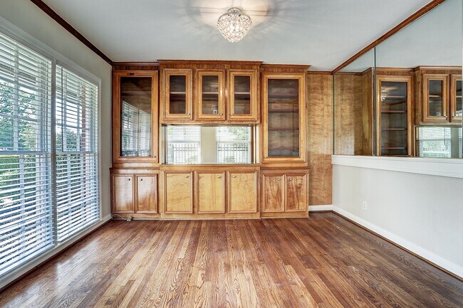 Photo - 3709 Parkwood Dr