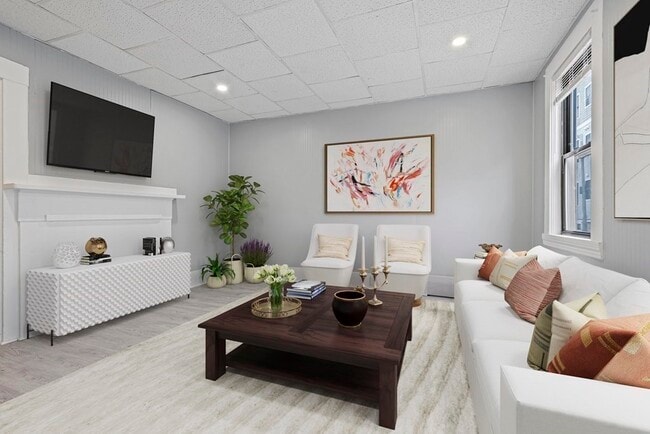 Photo - 234 Bowen St