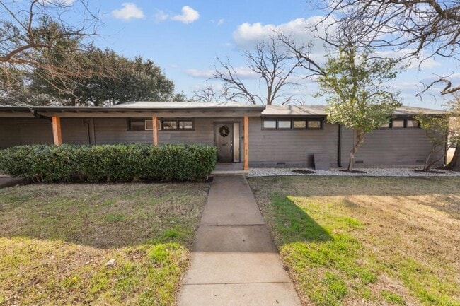 Photo - 419 King Cir