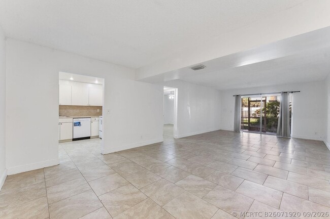 632 NW 13th St Unit 16