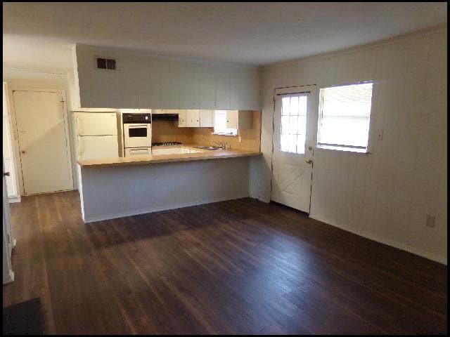 Photo - 408 Pickwick Ln