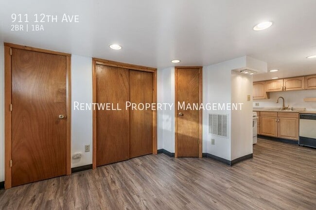 Photo - 911 12th Ave