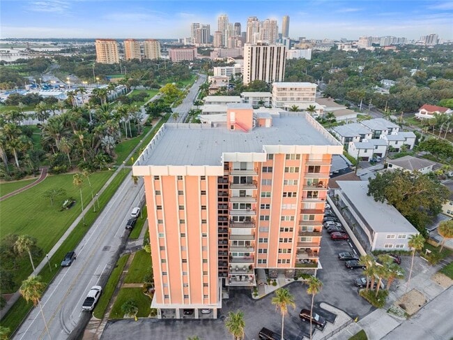 Building Photo - 1120 N Shore Dr NE Unit 402 Rental
