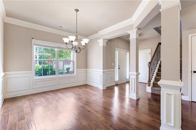 Photo - 5700 Crest Hill Dr NE