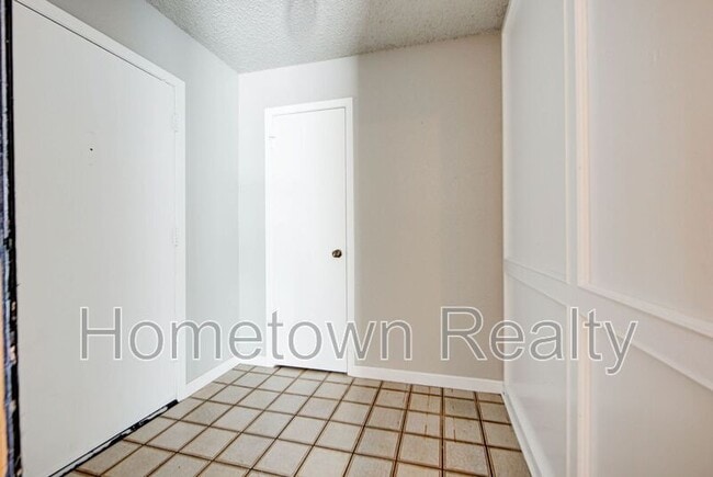 Photo - 1713 Hillcrest Dr