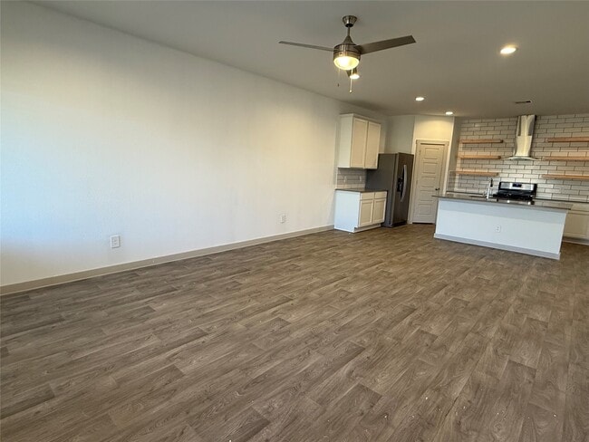 Photo - 12810 Harlesden Ln