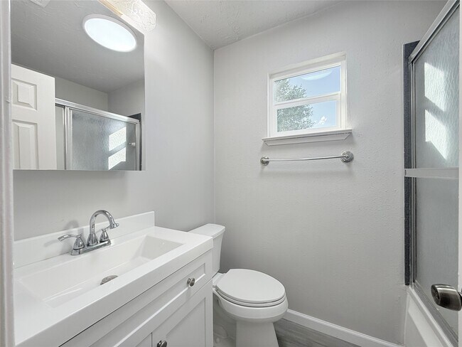 Photo - 12715 Middlesbrough Ln