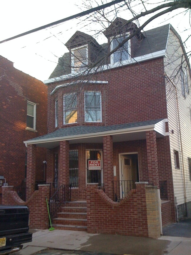 Photo - 270 Parker St Apartments Unit 3