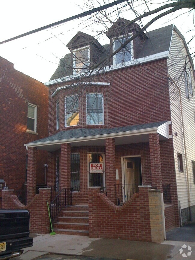 Building Photo - 270 Parker St Unit 3 Rental