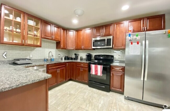 Building Photo - 18 Glencoe St Unit 30 Rental