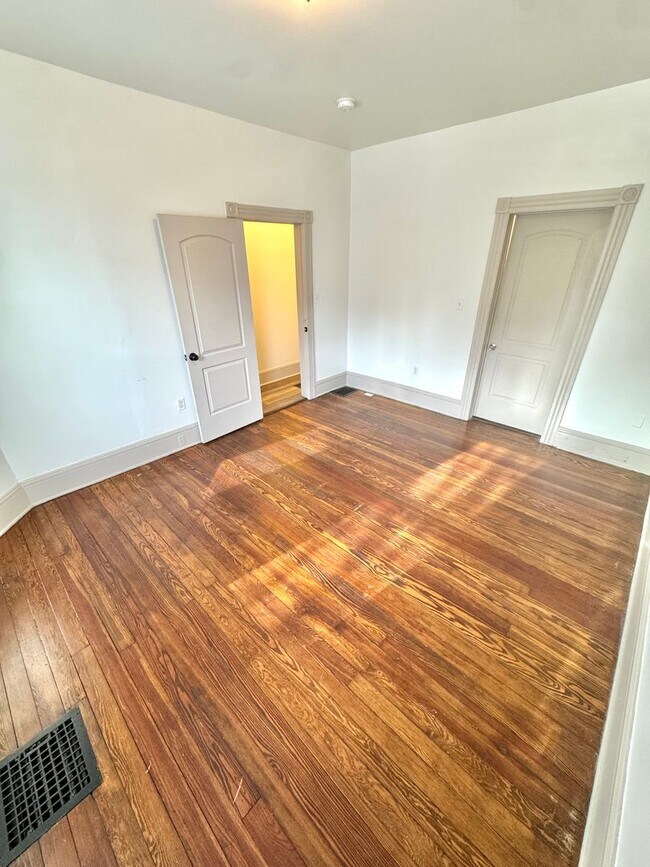 Photo - 1319 Northampton St Unidad Apt 1