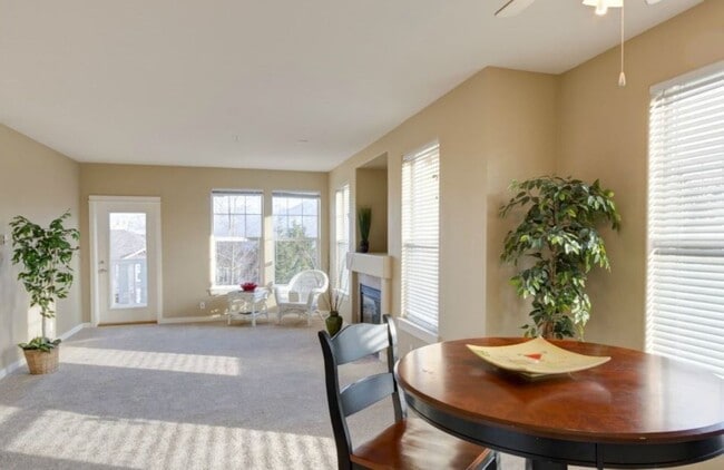Photo - Sunny & Bright Upper Unit in Snoqualmie Ridge