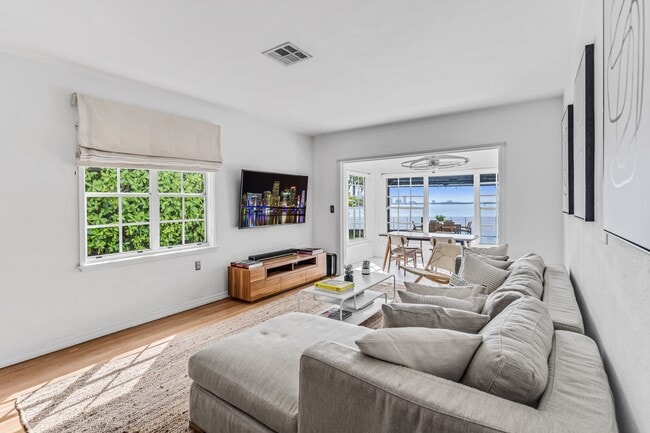 Photo - 8 Century Ln