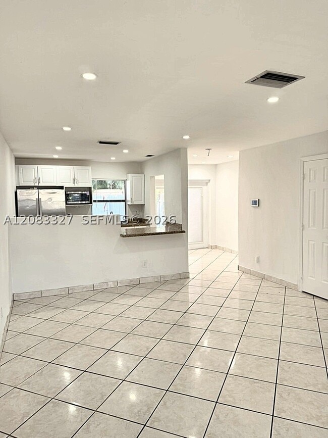 Photo - 10554 NW 3rd St