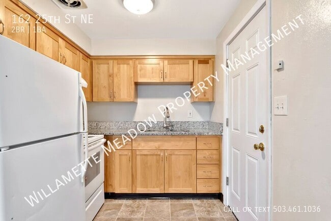 Photo - 162 25th St NE