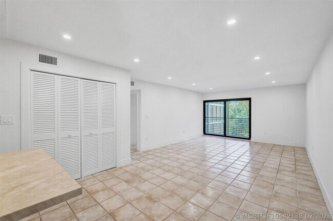 Photo - 4040 N Hills Dr Unit 24
