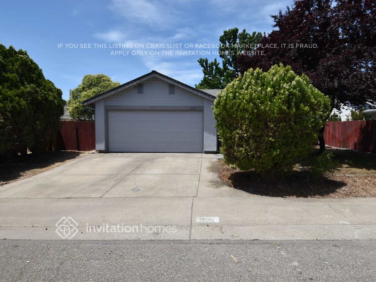 Photo - 7125 Essence Way House