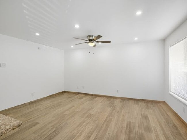 6700 Escondido Dr