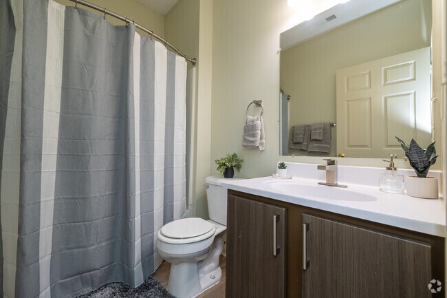 4BR, 4BA - 1,442SF - Bathroom - Clemson Edge