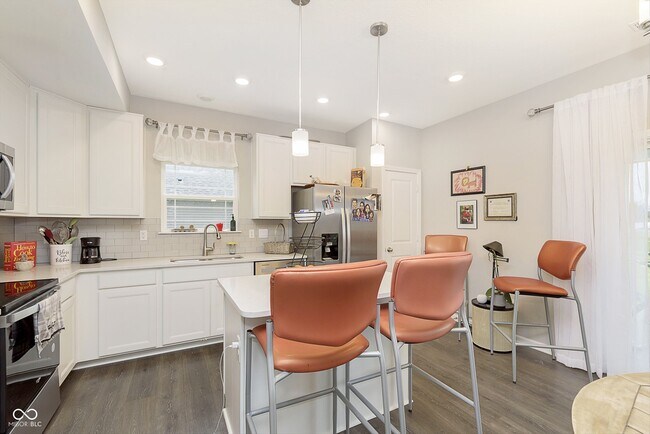 Photo - 6763 Cardiff Dr