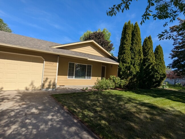 Photo - 61862 Avonlea Cir