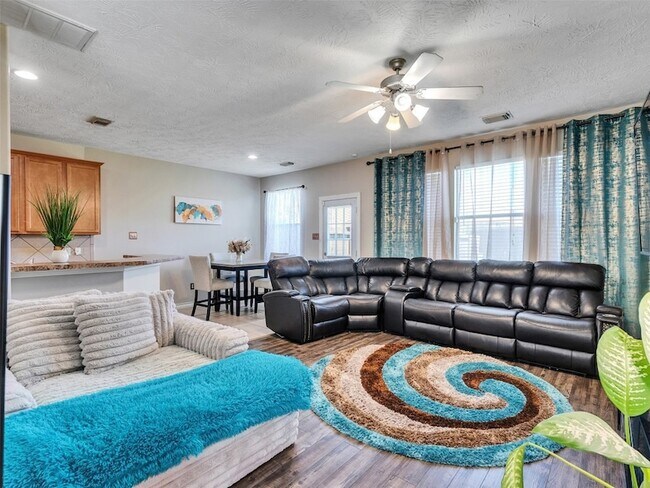 Photo - 11522 Hackmatack Way