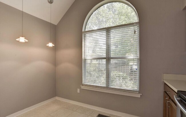 Photo - 1548 Ritchie Ln