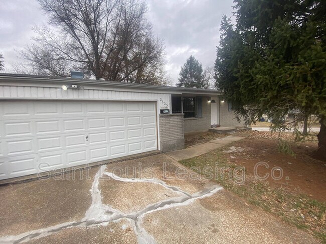 Photo - 2625 Netherton Dr