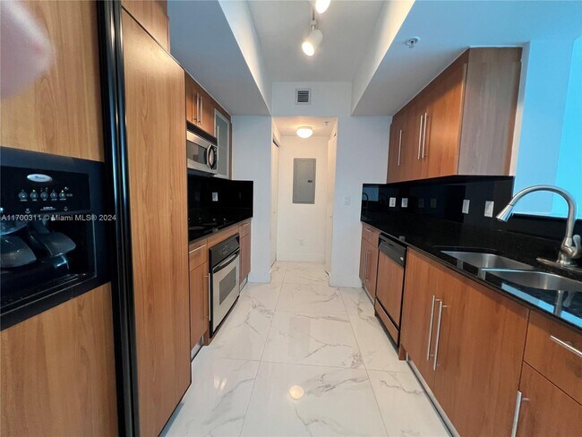 Photo - 335 S Biscayne Blvd