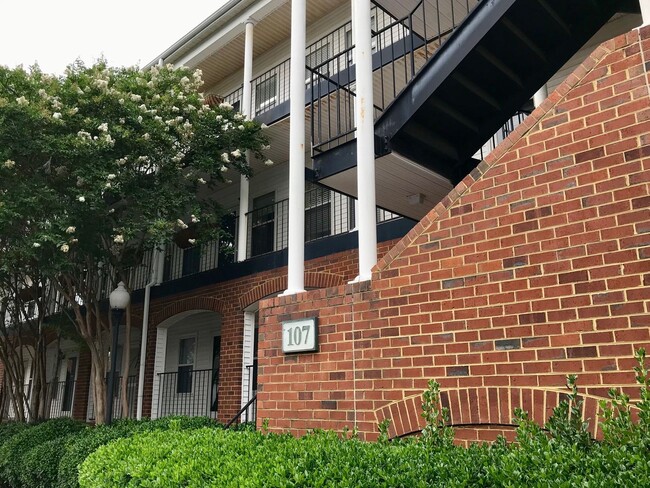 Building Photo - Ghent