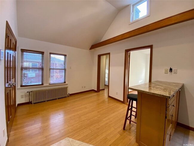 Photo - 53-56 72nd Pl-