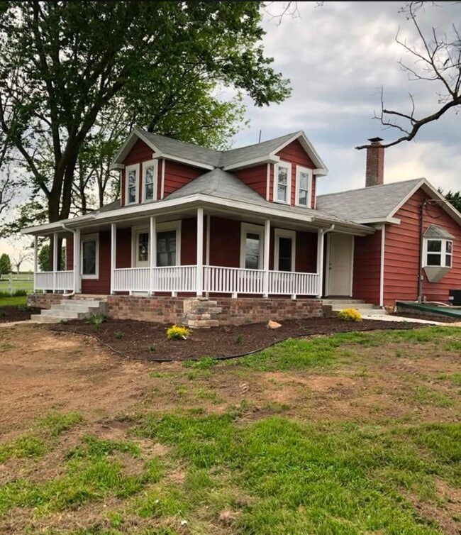 Front view - 115 117 Center Point Rd
