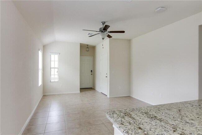 Photo - 5916 Kennedy St