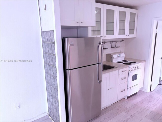 Photo - 919 Michigan Ave Unit 11