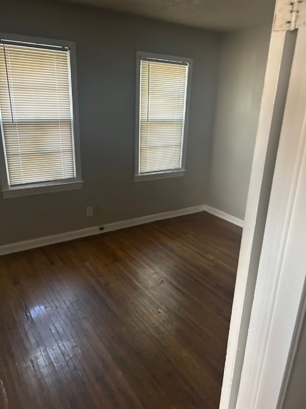 Photo - 5694 W 3rd St