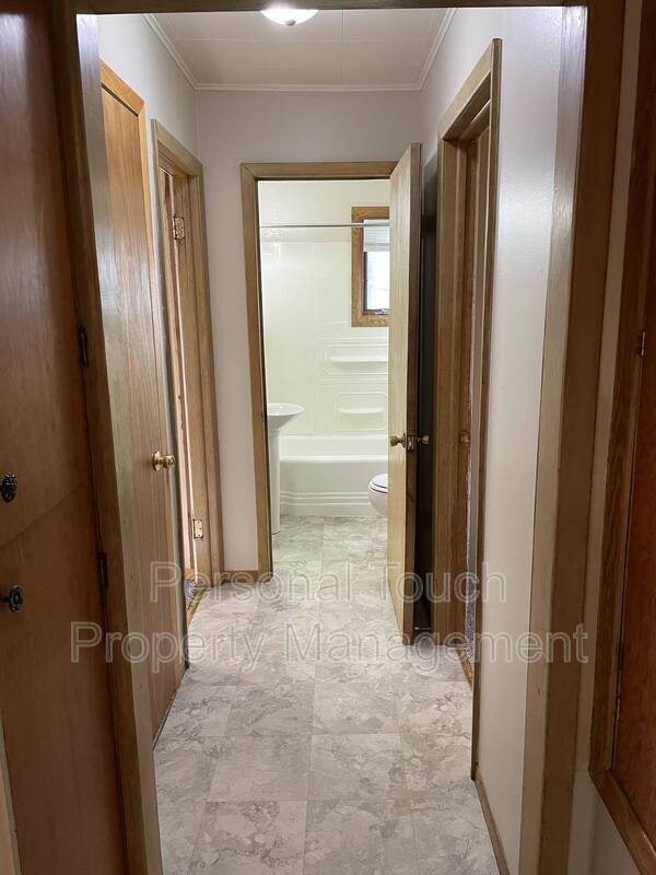 Photo - 1642 8th St N