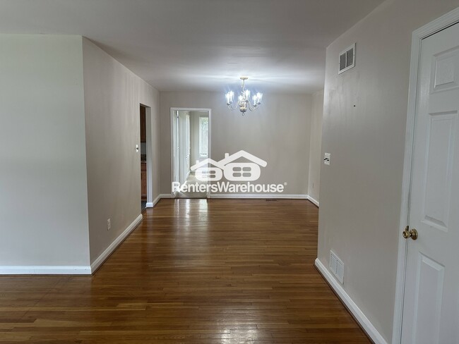 Photo - 223 Deep Dale Dr