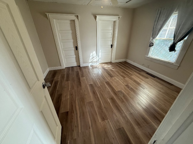 Photo - 321 W Maple St