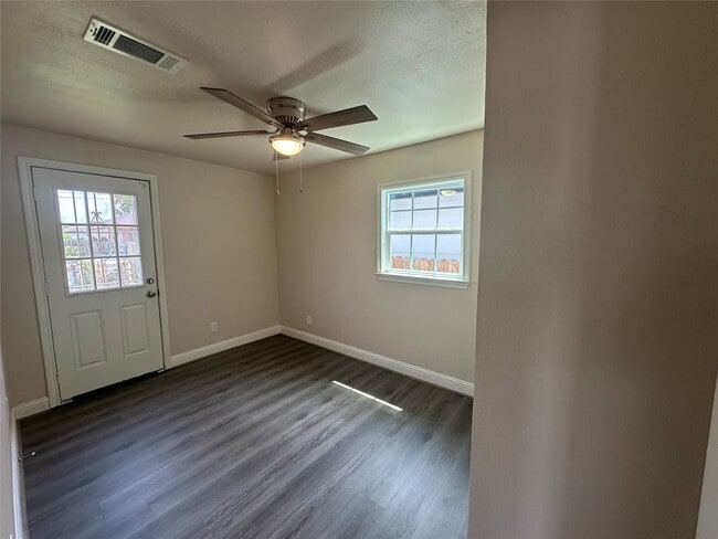 Building Photo - 1516 Fidelity St Rental