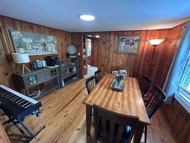 22 Redbud Ln