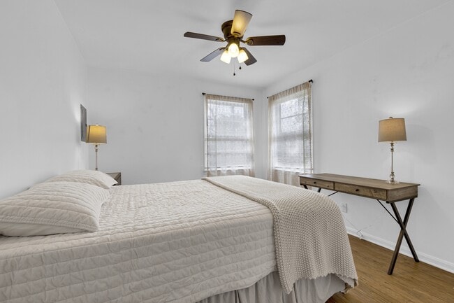 Photo - 305 Connell St