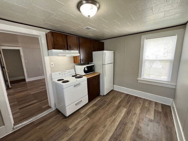 Photo - 310 W Arnold St Unit Upper