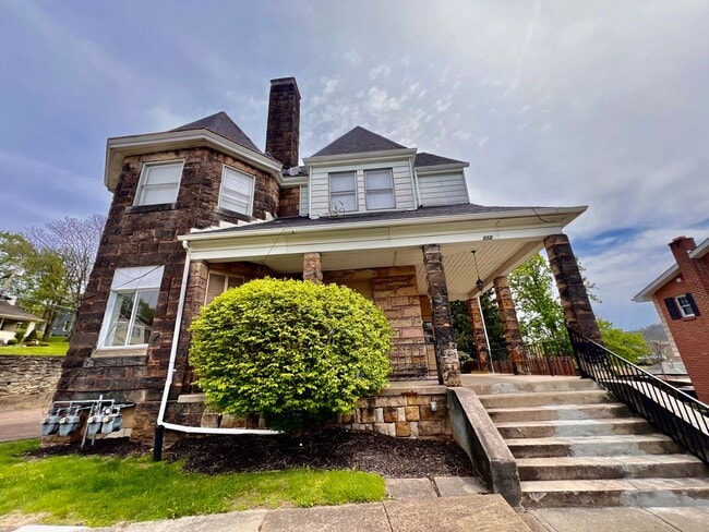Photo - 212 N Highland Ave Apartamento Unidad #1