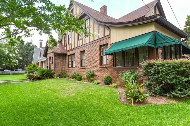 Photo - 1451 Watson St