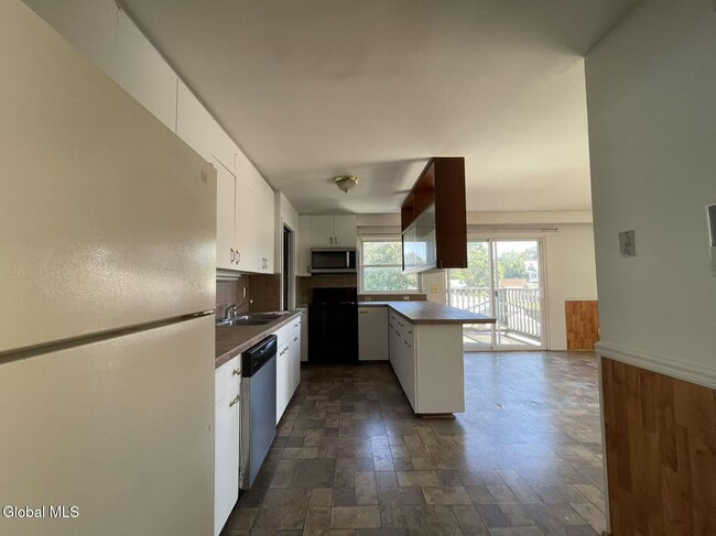 Photo - 1725 Union St