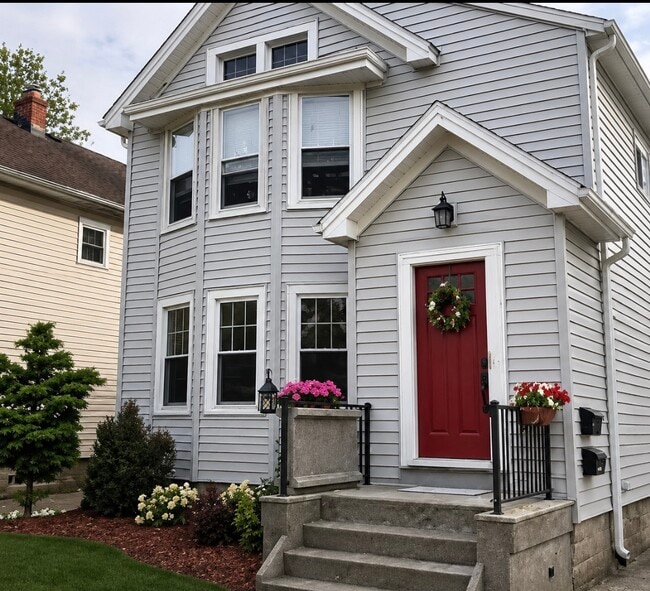 Photo - 15 Hamilton Dr Unit Upper