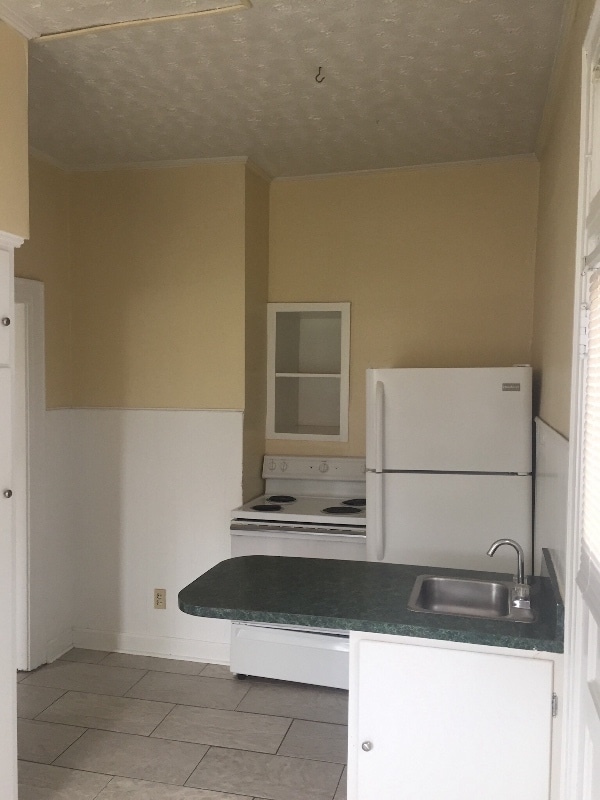 Photo - 704 10th Ave