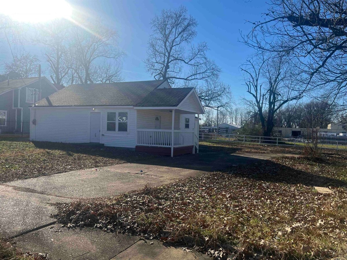 Photo - 2015 Charjean Rd