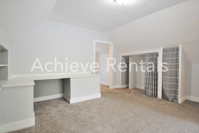 Photo - 24 S 300 E Unit Upstairs